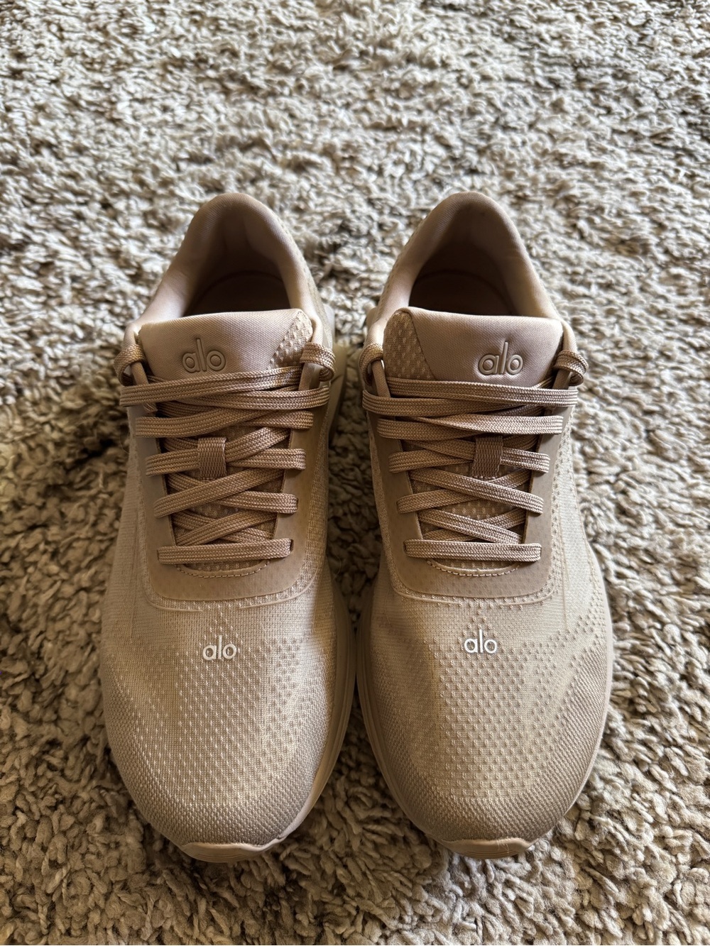 ALO Yoga Runner Women’s Beige Gravel Sneakers